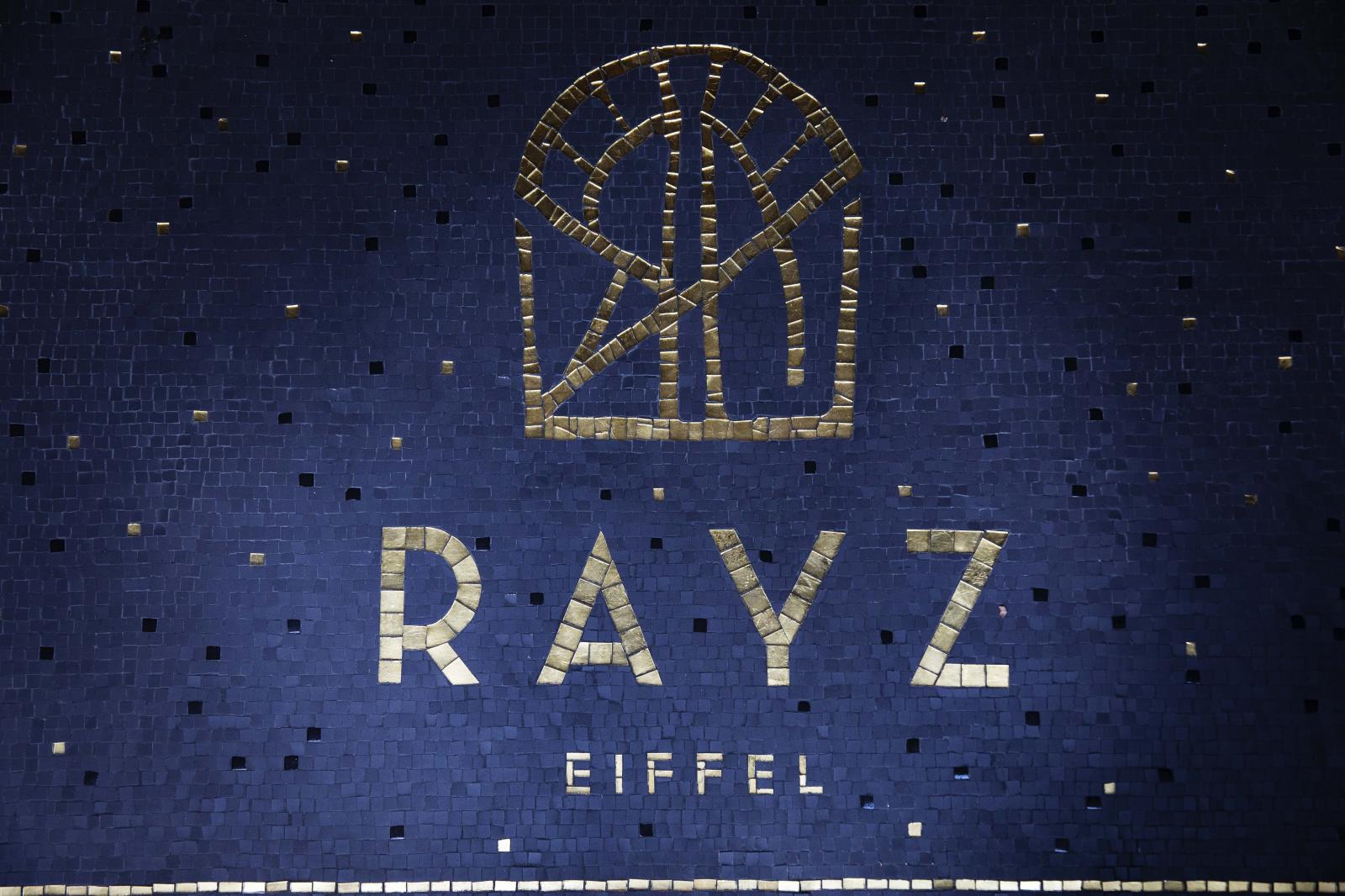[www.rayzeiffel.com][80]rayz-eiffel-hotel-100578-1600-950-auto